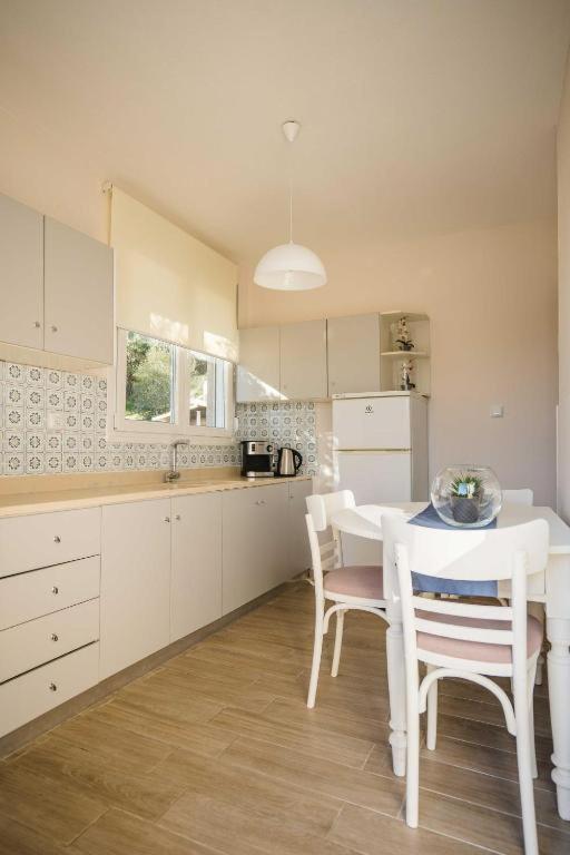 Our Luxury - * Palaiontsiflikion