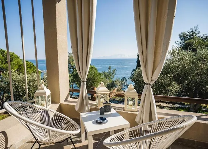Our Luxury Houses - Suites
